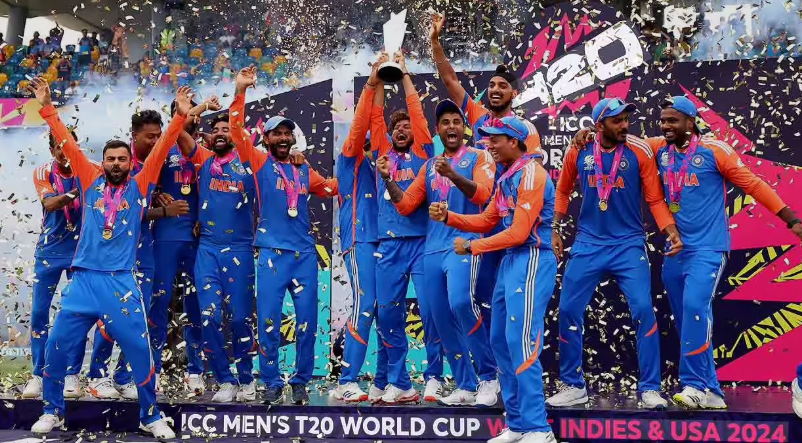 వరల్డ్ కప్ విన్నర్స్ మళ్లీ గ్రౌండ్‌లోకి